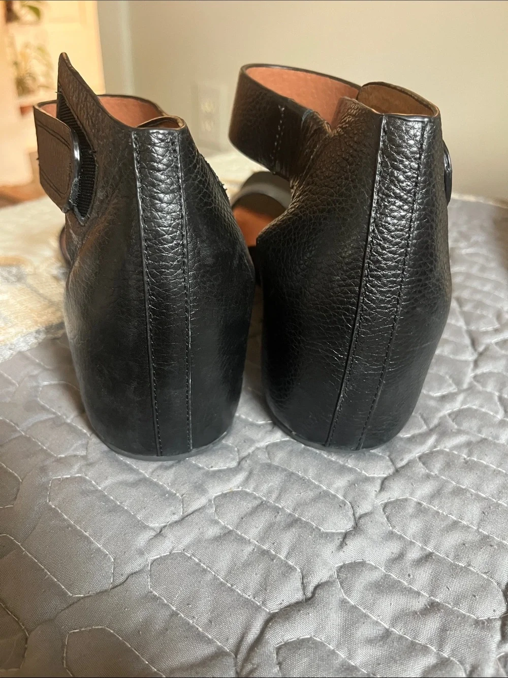 Gentle Souls by Kenneth Cole Leather wedge black sz 71/2